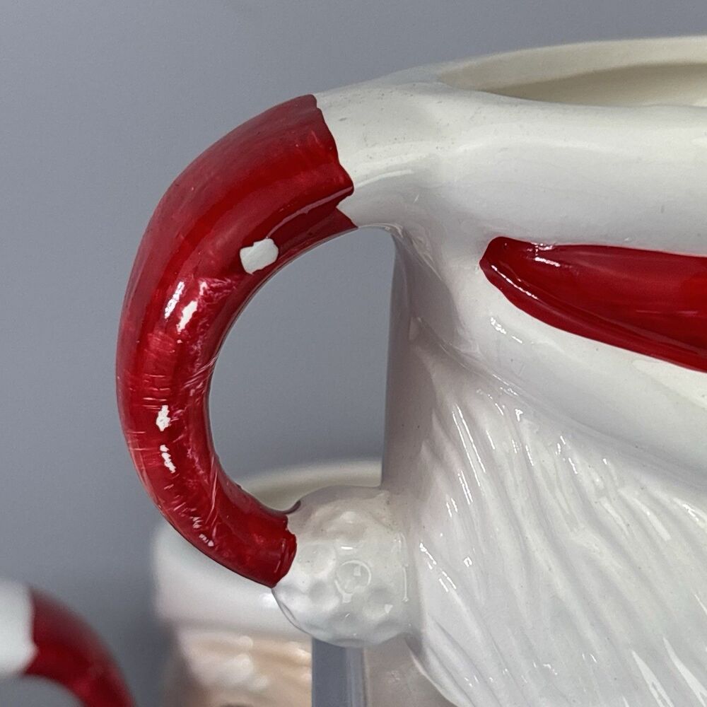 Vintage 8 oz Santa Claus Mugs Made in Taiwan Set of 4 Hand Painted - Picture 5 of 16